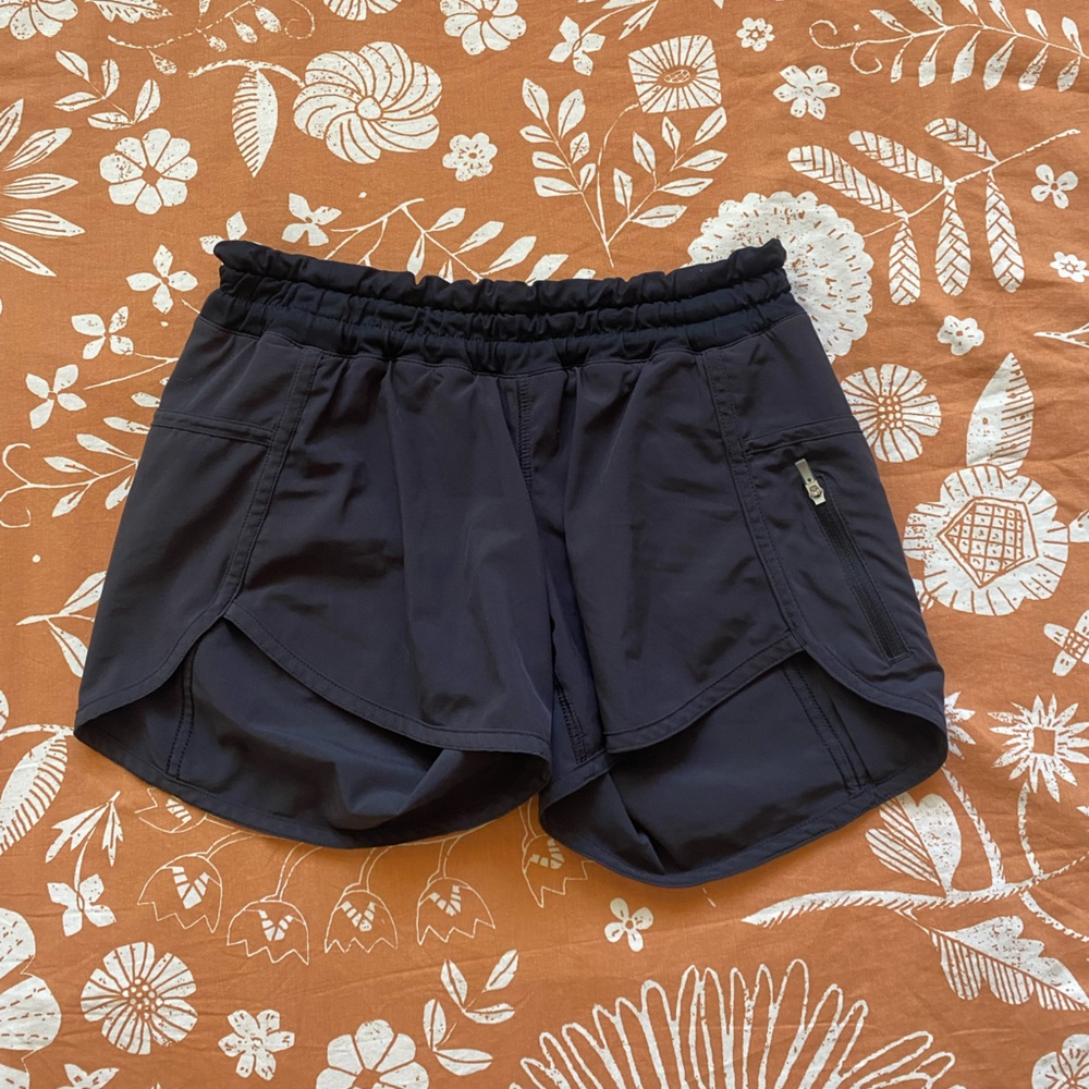 Lululemon Tracker Low-Rise Lined Short 4”